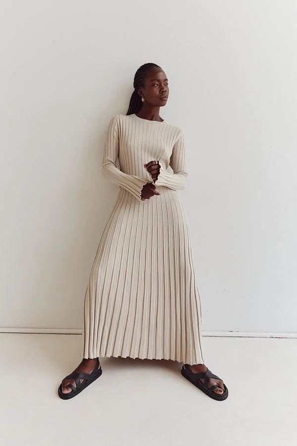 ARELLE - CREW NECK SLEEVED KNIT MIDI DRESS