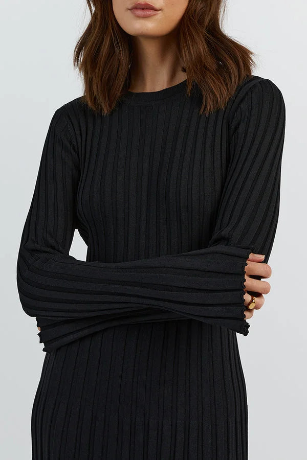 ARELLE - CREW NECK SLEEVED KNIT MIDI DRESS